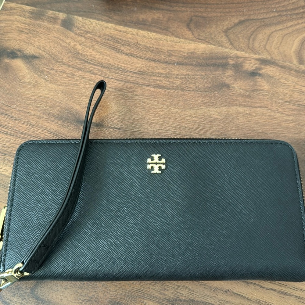 Tory Burch continental zip wallet
